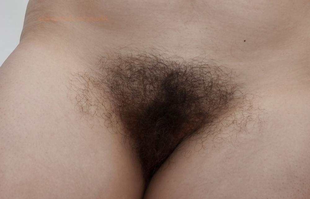 13P Esther Touches her Hairy Bush - Jotha Hele