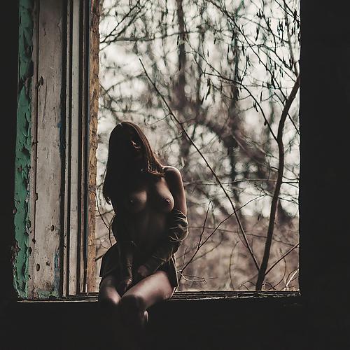 25P Shadow behind window.... 