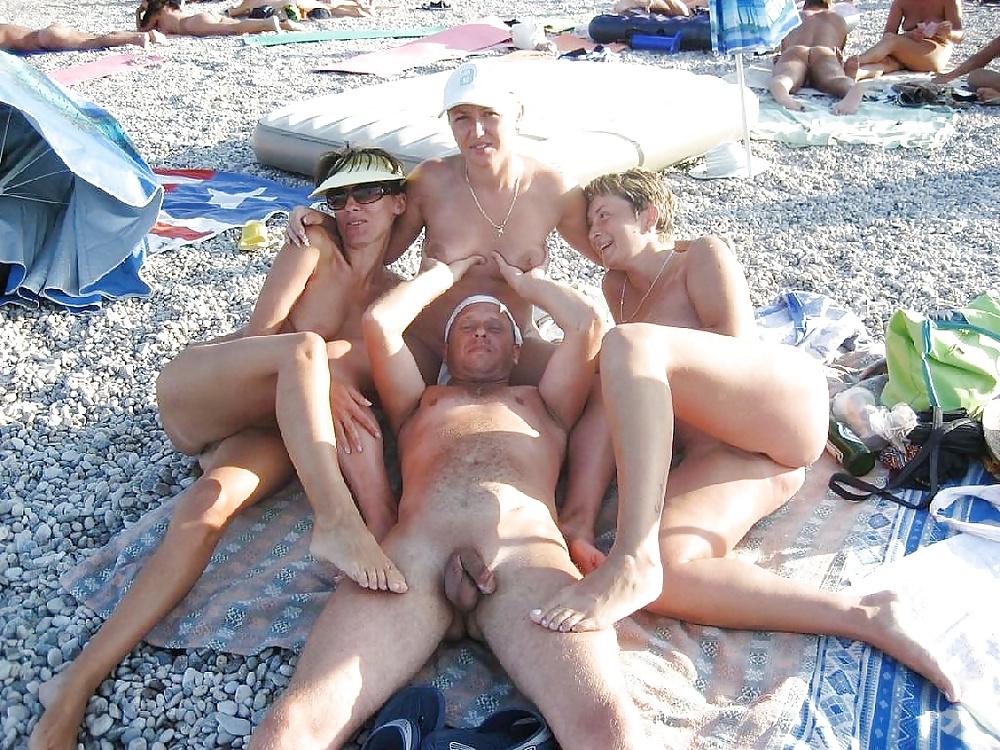20P NUDIST BEACH
