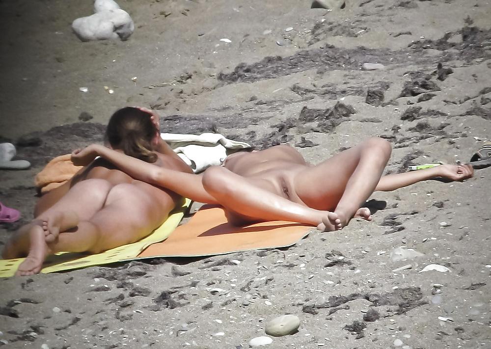 14P TheSandfly Beautiful Beach Voyeur Sights!