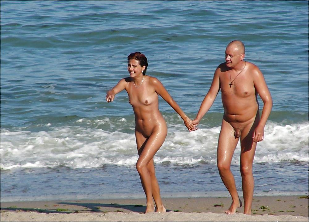 20P Beach couples