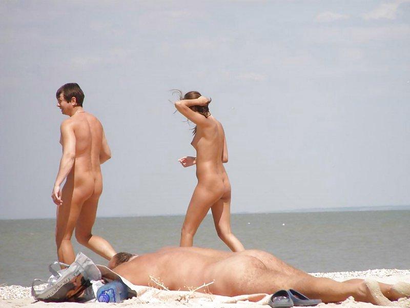 25P Nudist Beach Fun