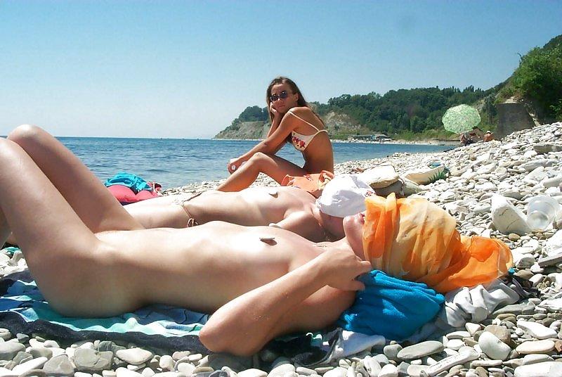 25P Nudist Beach Fun