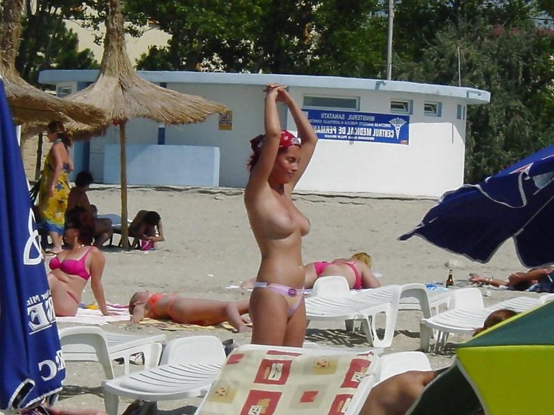 25P Naked on the beach 9