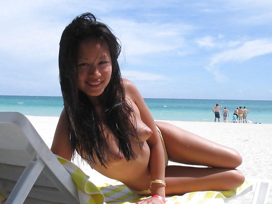 25P Naked on the beach 9