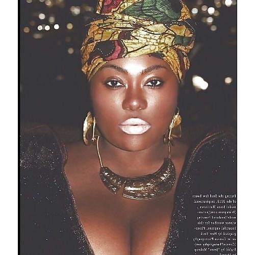 15P Big beautiful black woman - pretty face 