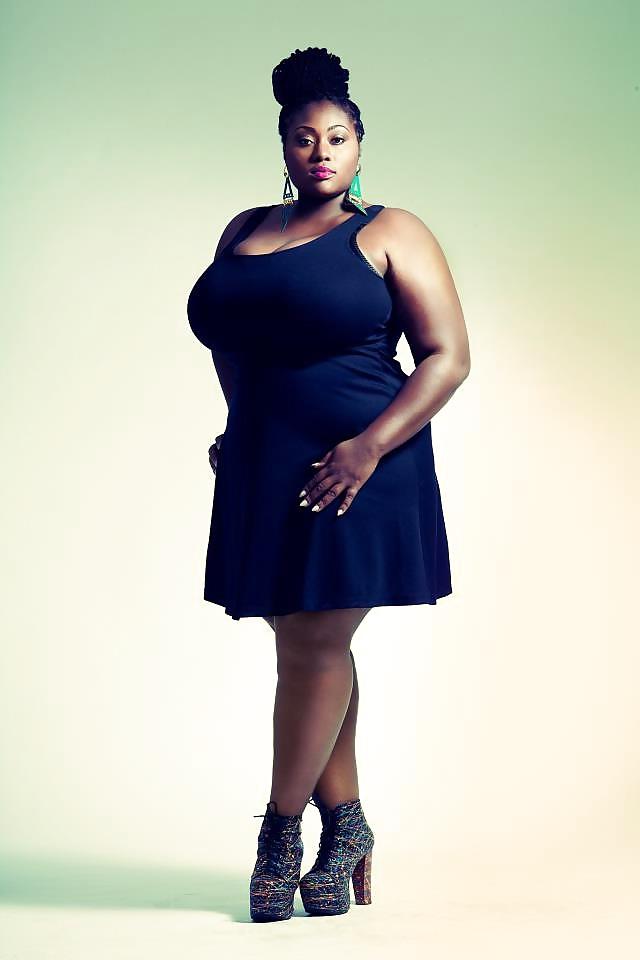 15P Big beautiful black woman - pretty face 