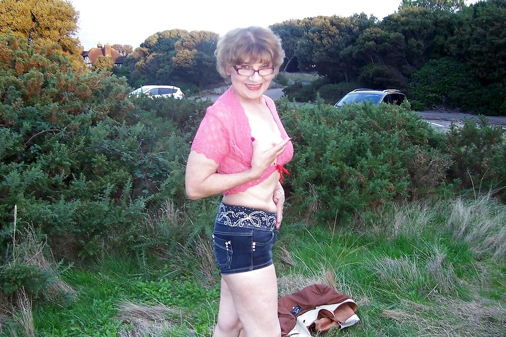 15P Sexy at 60 flashing her tits