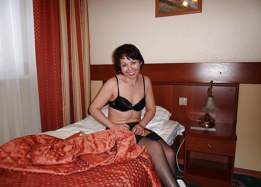 25P Boss's mature wife - juice Mongolian whore