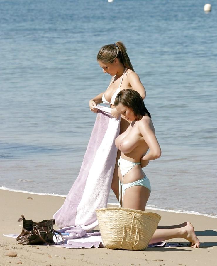 16P BIG TITS ON THE BEACH