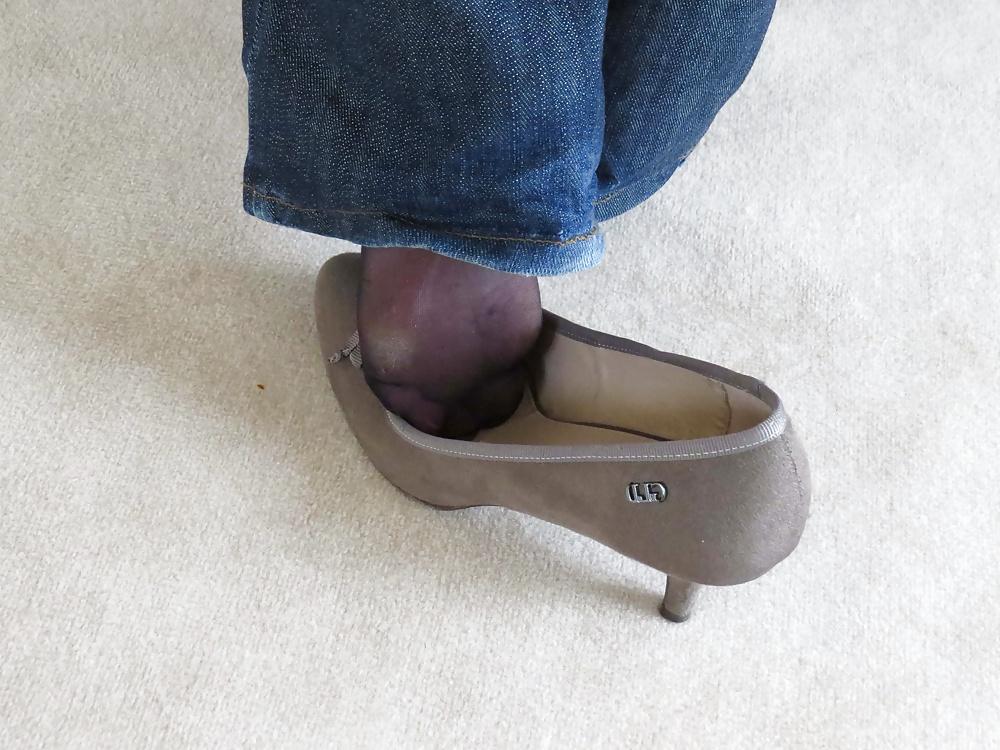 25P Black Nylons and Gray Graceland High Heels