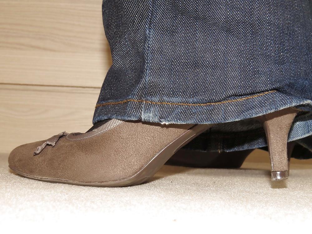 25P Black Nylons and Gray Graceland High Heels