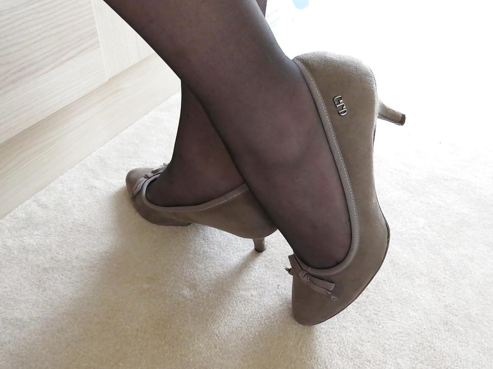 25P Black Nylons and Gray Graceland High Heels