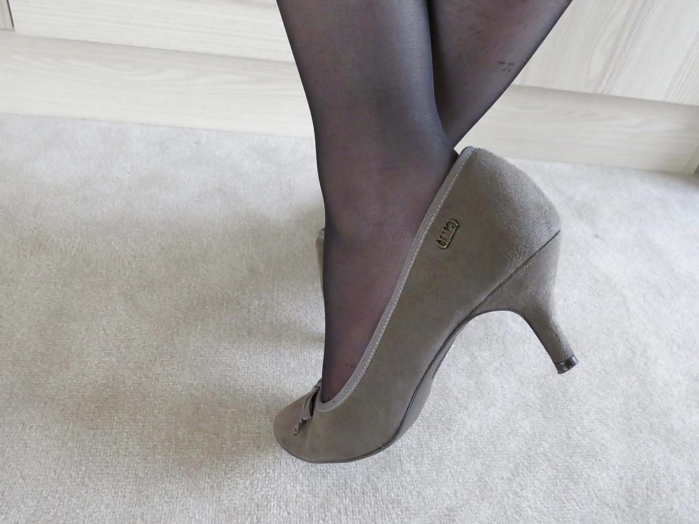 25P Black Nylons and Gray Graceland High Heels