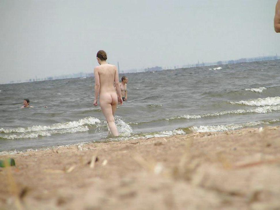 25P Nudist Beach Fun
