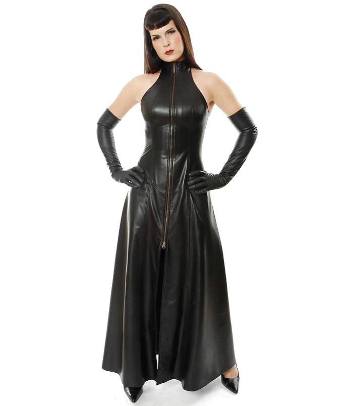 23P Ladies in leather 25
