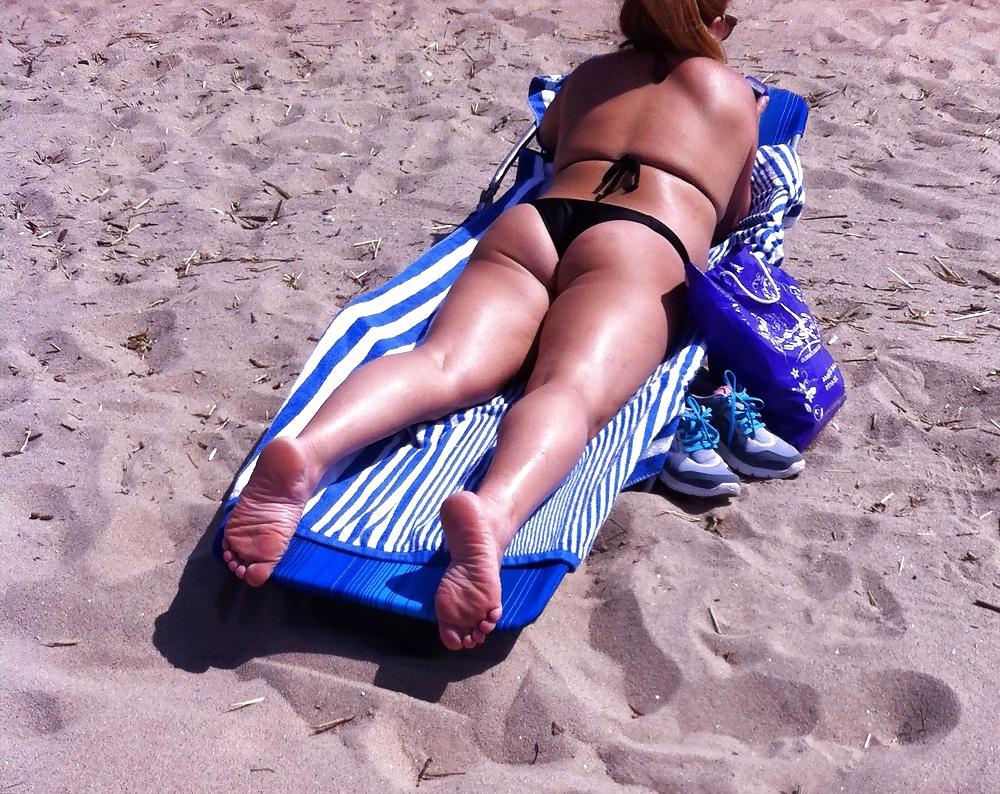 10P Beach ass