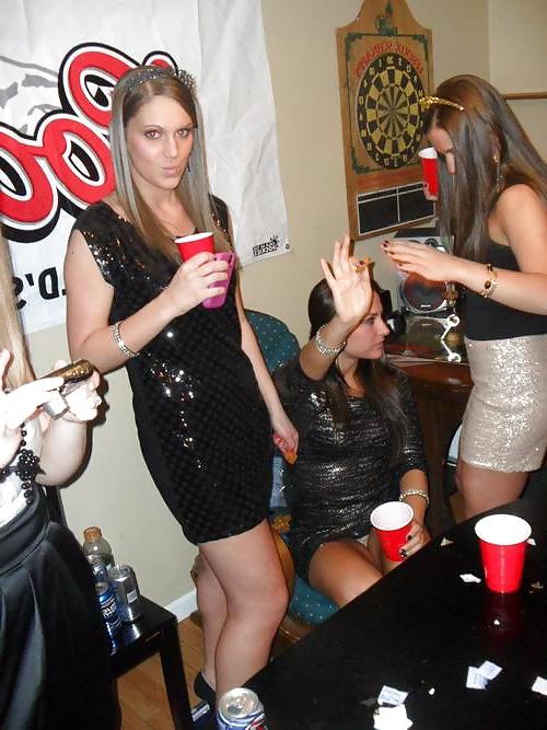 25P Upskirt, Flashing, candid images from girls and matures