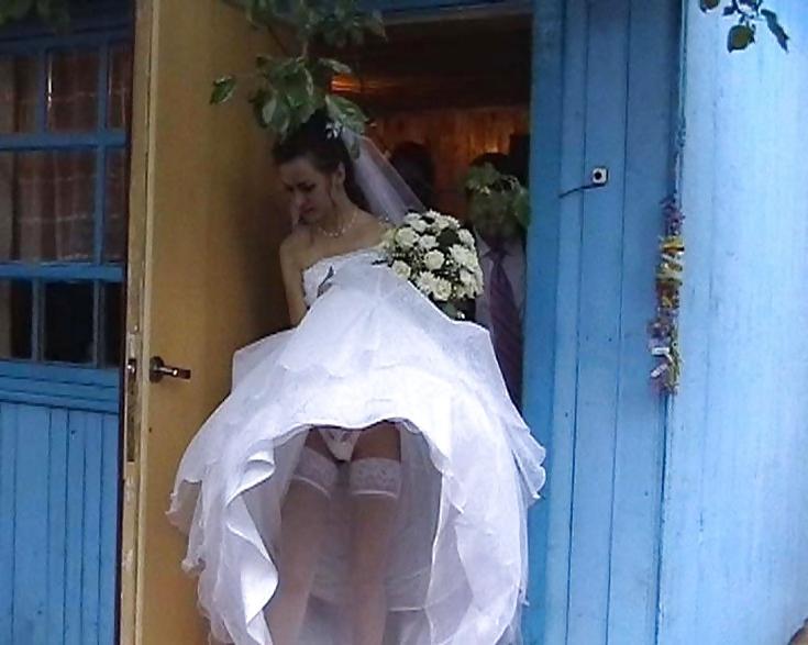 25P Upskirt, Flashing, candid images from girls and matures