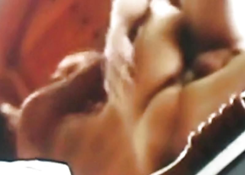 14P Prude Korean wife can take it deep