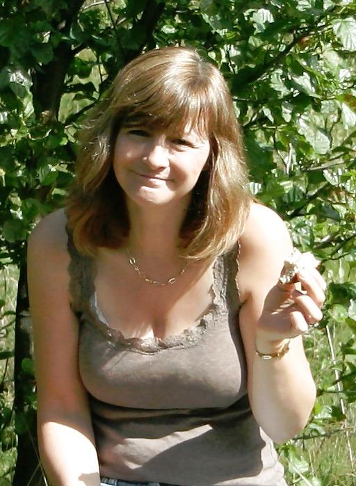 19P Sexy Mature woman