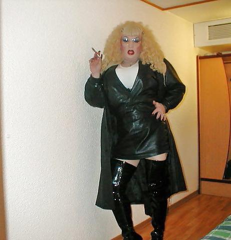 16P Isabelle leather duchess