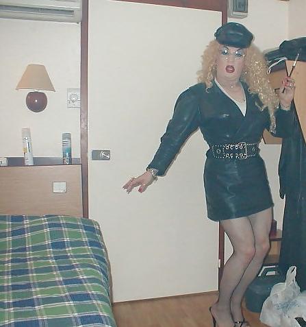16P Isabelle leather duchess