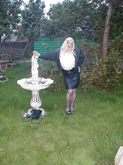 16P Isabelle leather duchess