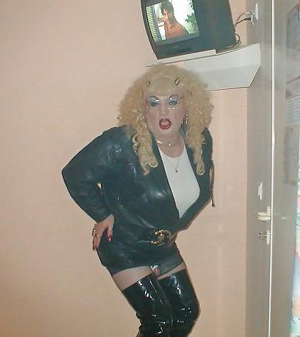 16P Isabelle leather duchess