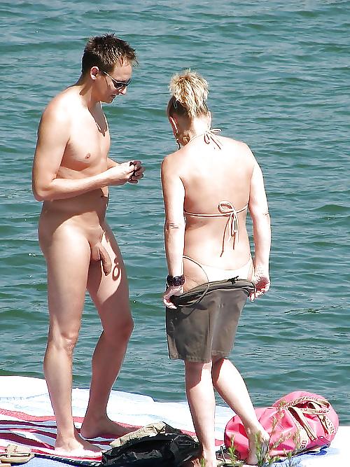 25P CFNM on the beach