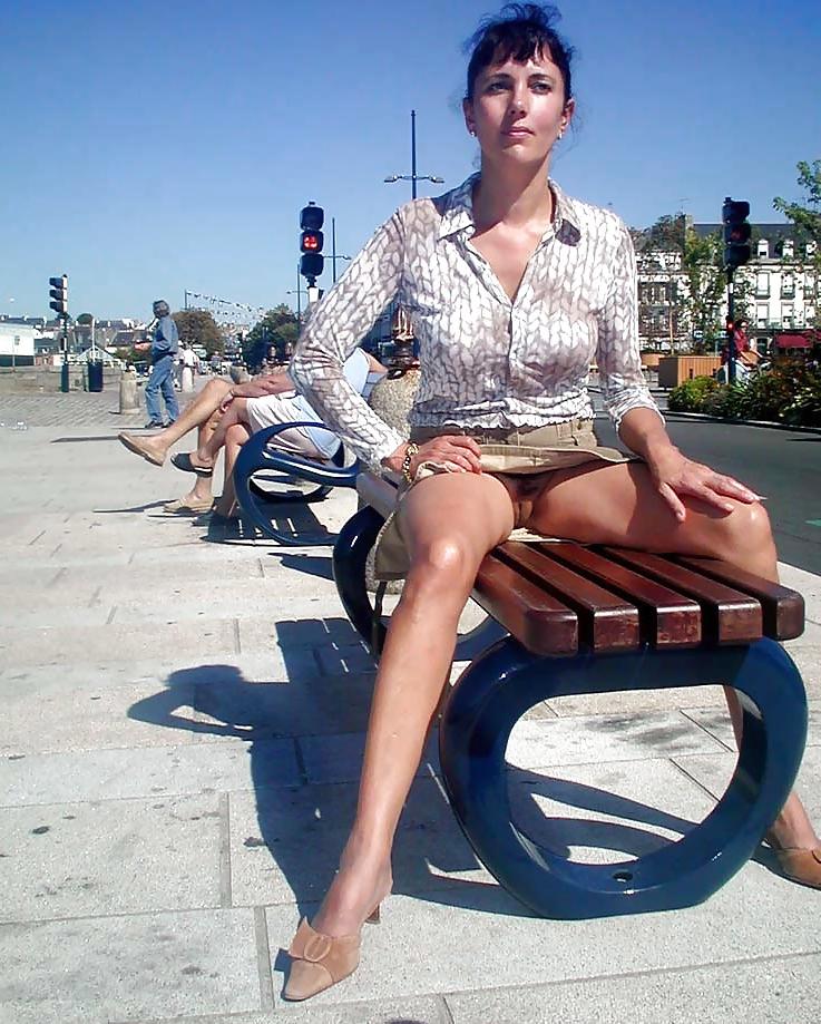 25P FRENCH NADINE flashing at Concarneau 2003 