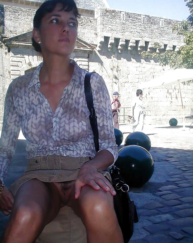 25P FRENCH NADINE flashing at Concarneau 2003 