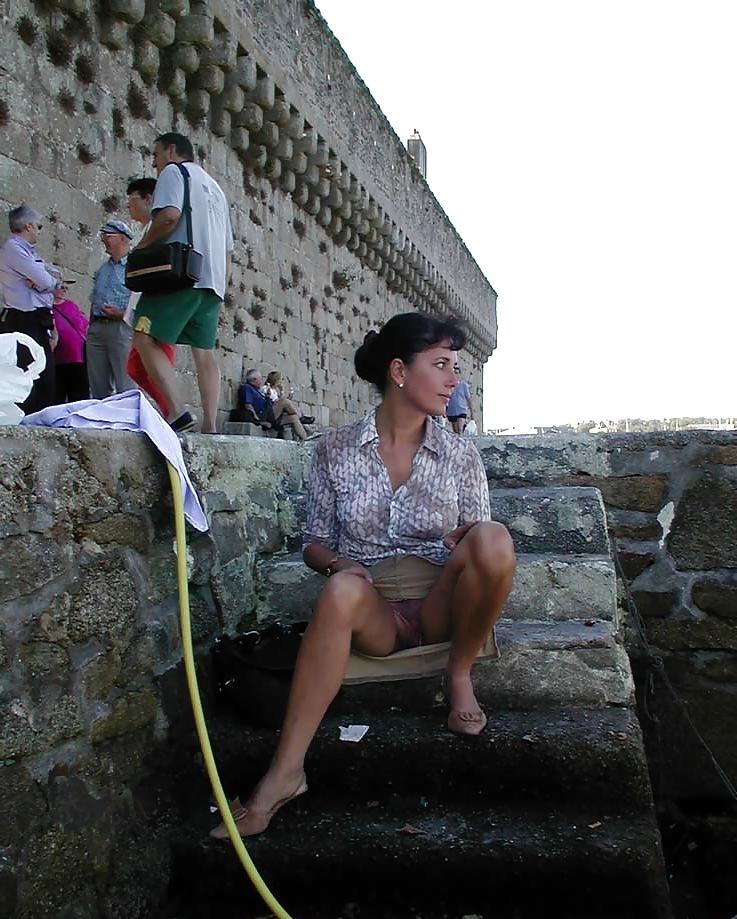 25P FRENCH NADINE flashing at Concarneau 2003 