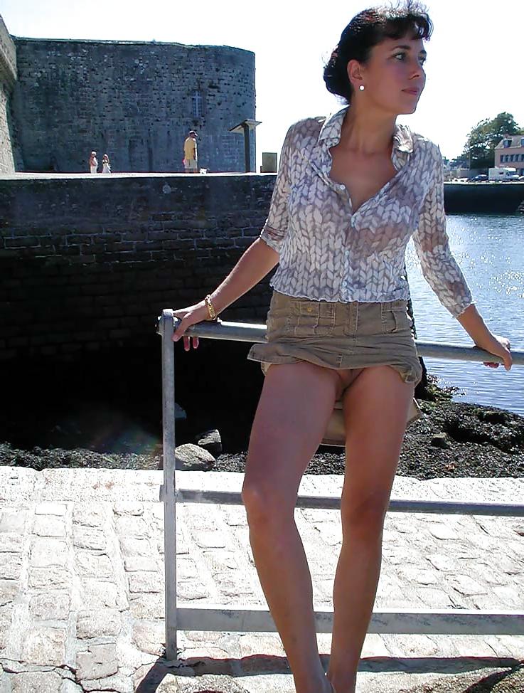 25P FRENCH NADINE flashing at Concarneau 2003 