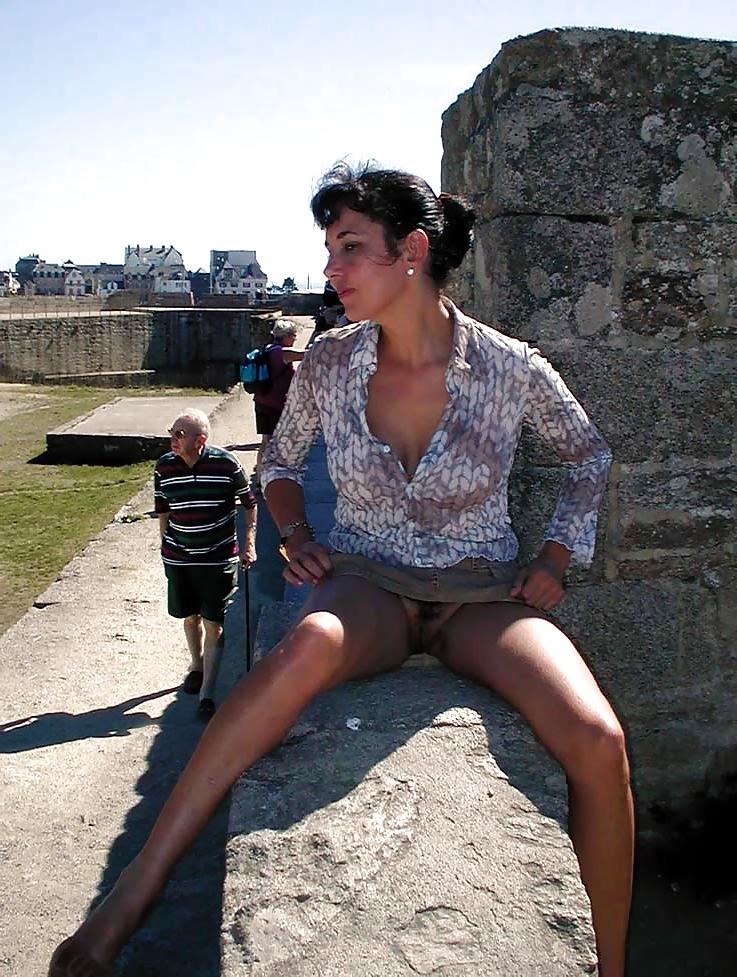 25P FRENCH NADINE flashing at Concarneau 2003 