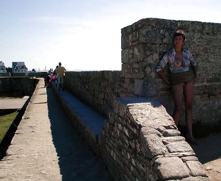 25P FRENCH NADINE flashing at Concarneau 2003 