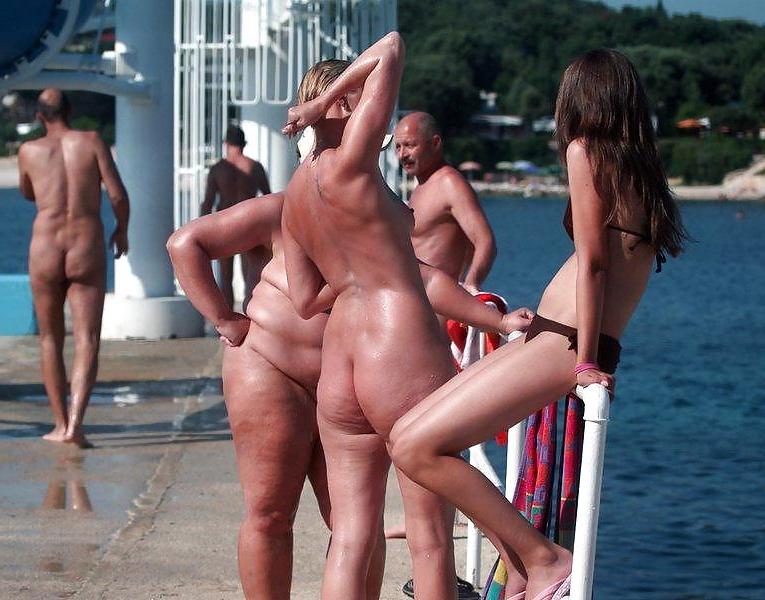 25P Nudist Beach Fun