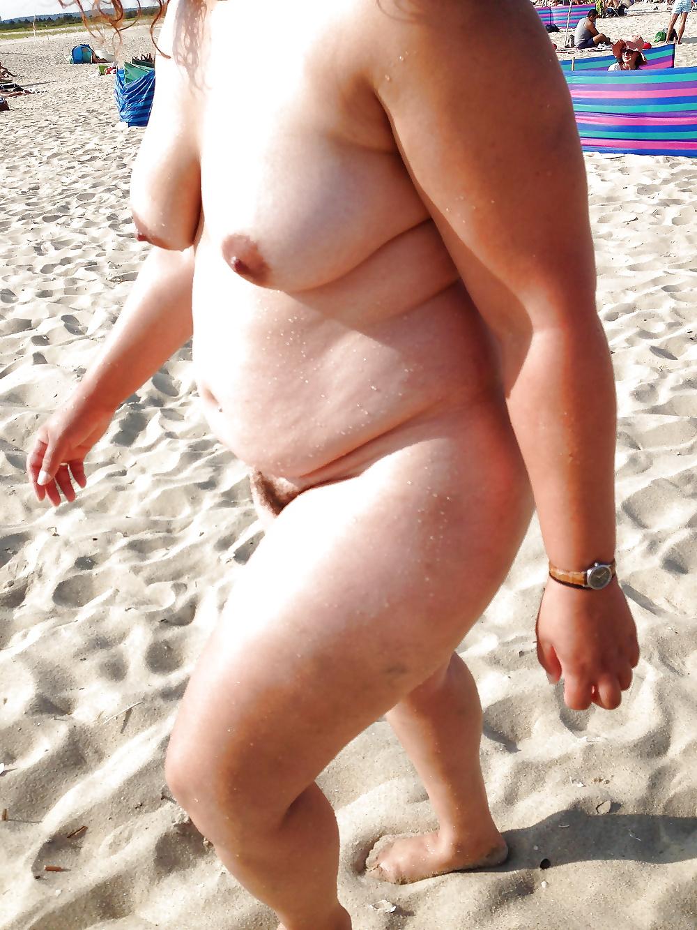 25P Girls at the beach 6