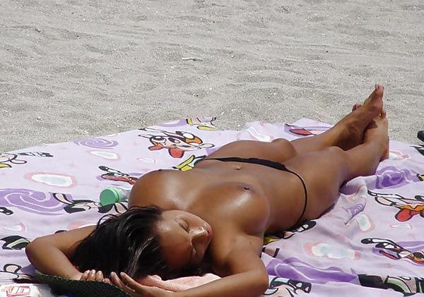 25P Naked on the beach 13