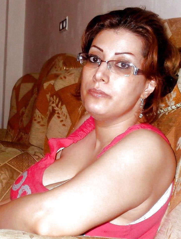 25P BUSTY MATURE WOMAN