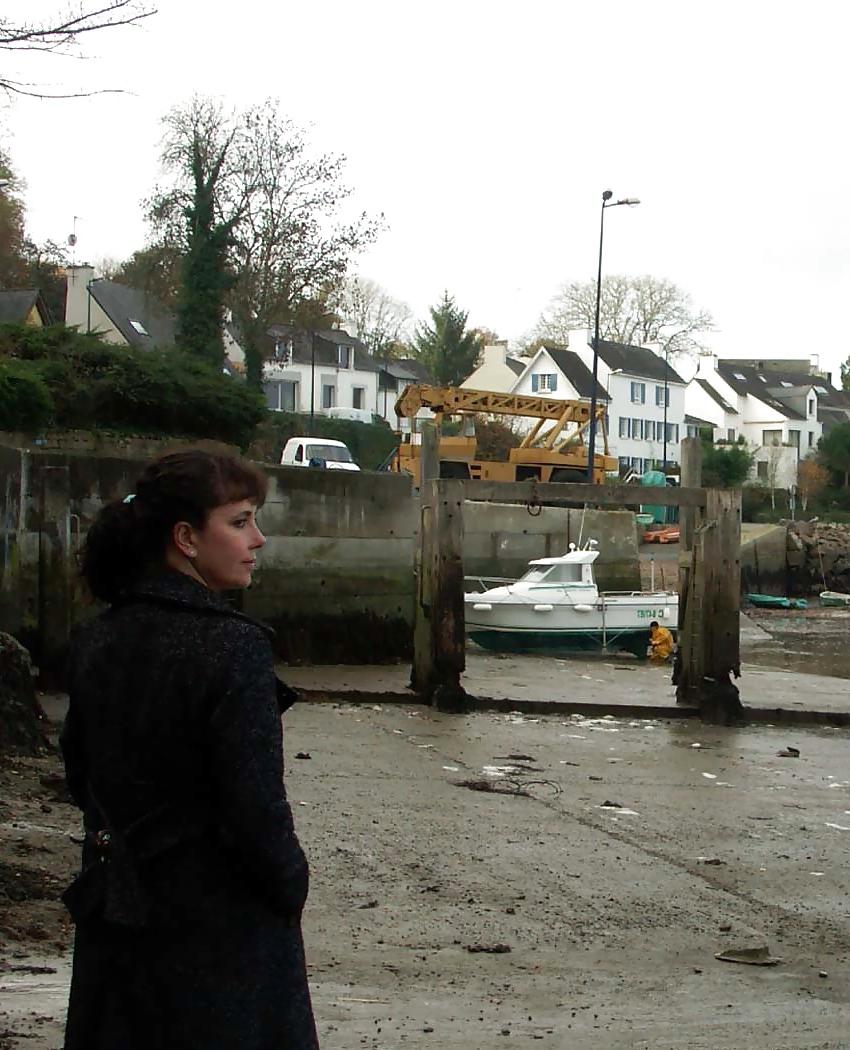 25P FRENCH NADINE visiting a typical harbour 2006
