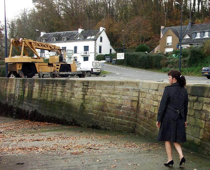 25P FRENCH NADINE visiting a typical harbour 2006