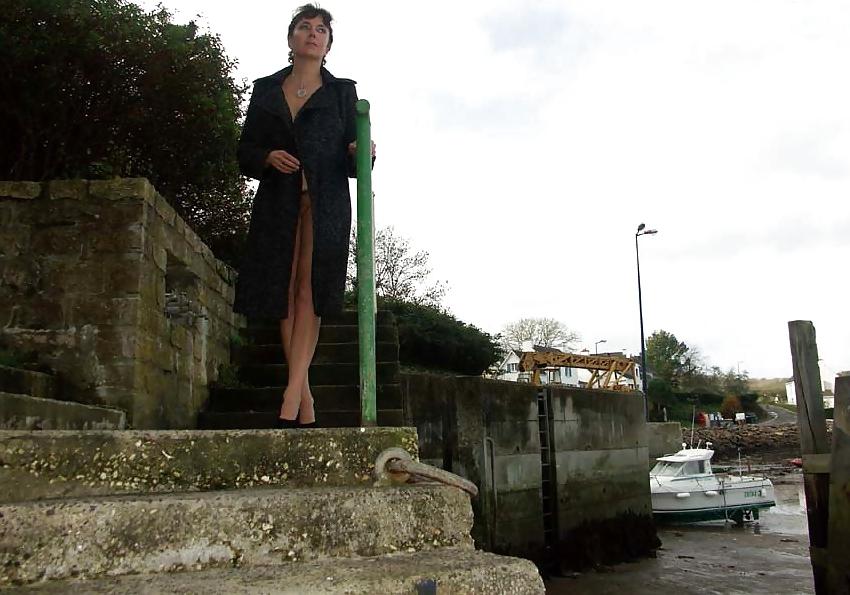 25P FRENCH NADINE visiting a typical harbour 2006