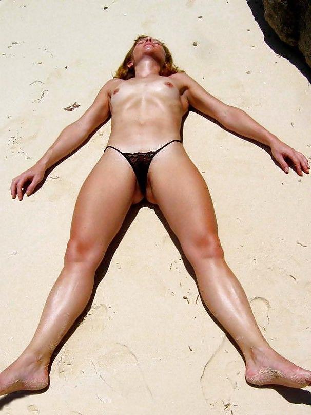 20P Romanian girls at the beach 10 RO7