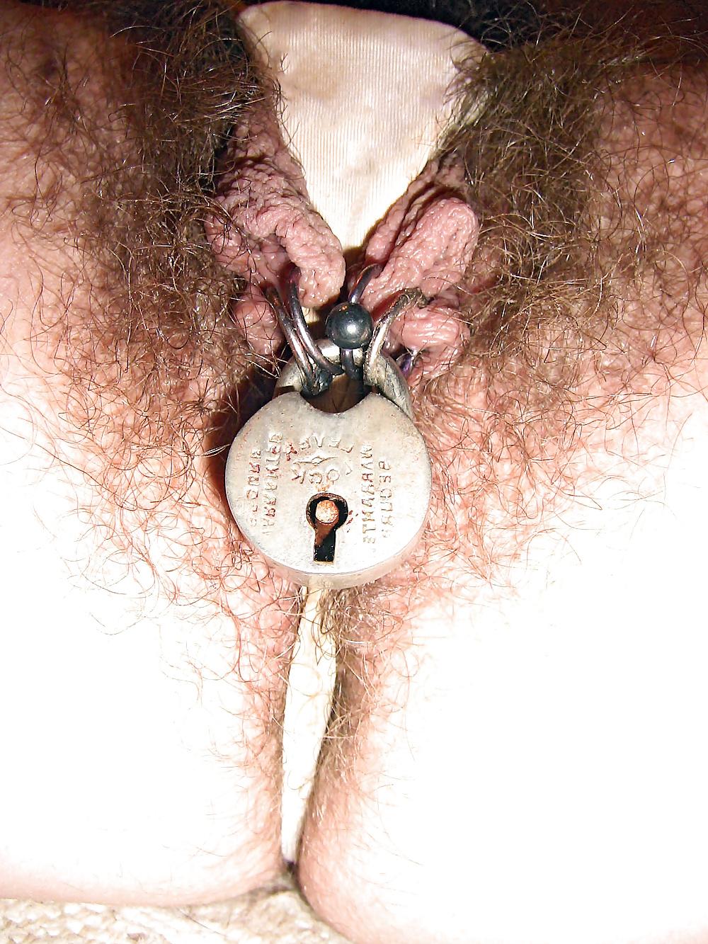 16P Tim171 Shackled hairy pussy and the glass dildo