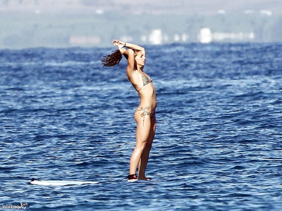 25P Alex Morgan Beach Bikini Candids