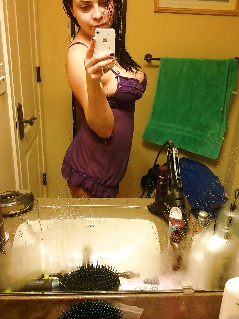 25P Hot Latino selfies