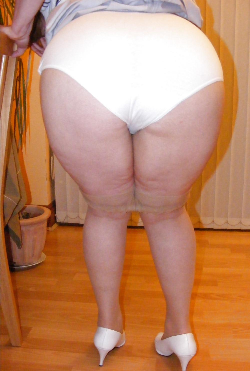 23P Slutty secretary in tights and white stilettos