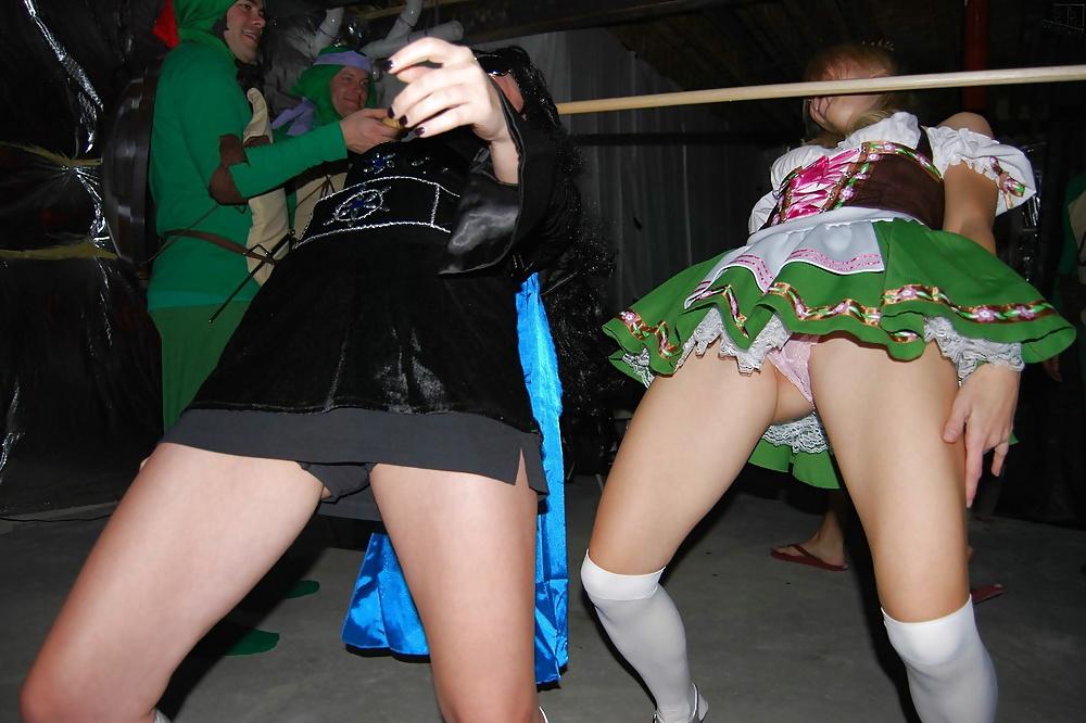 25P Upskirt, Flashing, candid images from girls and matures
