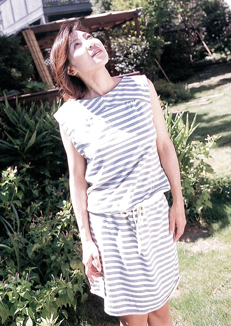 20P Japanese Mature Woman 51